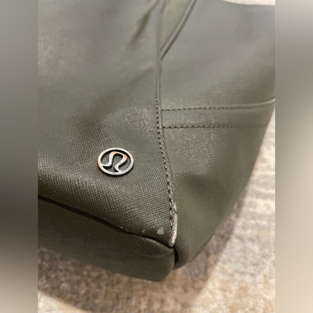 Lululemon All Day Tote Olive Green Shoulder Bag - Picture 9 of 13